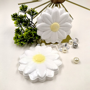 Bombas de Baño Personalizadas al por Mayor para un Baño Relajante de Lujo, Hechas a Mano con Sales de Soda, en Caja de Regalo, Estilo Cortado, 3 Años de Duración, OEM - Product Image 3