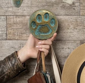 <b>Rustic</b> Industrial Paw Print Cabinet Knob Cast Iron Eco-Friendly Novelty Shape Easy Installation for Dresser Furniture Handle - Product Image 6