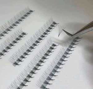 ขนตาปลอมคุณภาพสูง ยี่ห้อของคุณ แบบสำเร็จรูป 5D 6D ต่อขนตาแบบพัด  ฐานแหลม ให้ความหนาเต็มพิกัด - Product Image 3