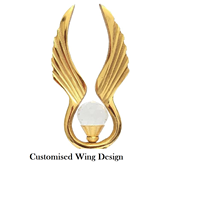 Trophée Ailes Décoratives Personnalisées avec Boule de Cristal, Récompense en Métal Plaqué Or Personnalisable, Design Moderne, Portable