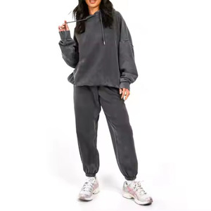 Ensemble de survêtement gris à capuche pour femme, pantalon de survêtement long avec poches latérales, tenue décontractée d'automne, 100% coton respirant, coupe ample - Product Image 1