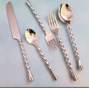 Elegante Juego de Cubiertos Plateados con Mango Trenzado, Cuchillo, Tenedor y Cuchara, Aptos para Lavavajillas, Cubertería Metálica Estilo Boda - Product Image 1