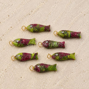 Pendentif incrusté de poisson vert néon et rose vif turquoise 25x8mm pour la fabrication de bijoux DIY, fournisseur en gros de breloques en pierres précieuses - Product Image 5