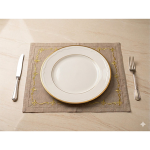 Set de table en lin de qualité supérieure avec bordure brodée en fleur-de-lis dorée |   Nappe de table élégante couleur taupe - Product Image 1