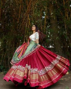 Lehenga Choli de créateur pour femmes – Lehenga ethnique imprimé avec dupatta |   Vêtements de fête et de mariage - Product Image 3