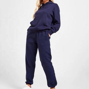 Survêtement personnalisé deux pièces pour femmes surdimensionnées ensemble de vêtements d'hiver avec sweat-shirt à strass et jogger 2-en-1 - Product Image 1