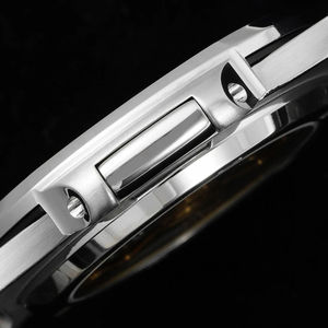 Reloj Unisex Premium de Plata de Ley con Esfera Blanca y Diamantes Baguette Cz de Color Rosa en Caja Cuadrada Elegante y Moderna - Product Image 5