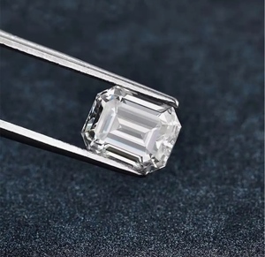 Diamant de laboratoire sur mesure, taille émeraude, couleur E, certifié IGI, pour la fabrication de bijoux - Product Image 1