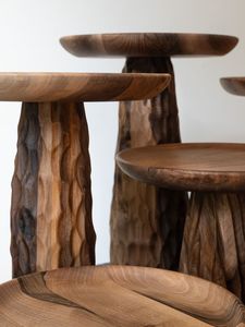 Support à gâteau en bois fait main, plateau rond pour desserts, plateau de service brun naturel poli, provenant de l'Uttar Pradesh, pour les fêtes et les mariages - Product Image 4