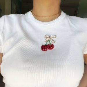 Top de tirantes de algodón acanalado blanco sin mangas para mujer, con lazo rojo de cereza hecho a mano y bordado de cuentas de vidrio, insignia de ropa. - Product Image 1