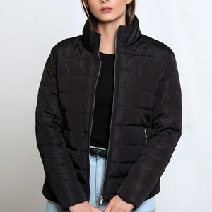 Blouson matelassé léger à capuche pour femme, vêtements d'extérieur personnalisés, vente en gros, directement de l'usine - Product Image 5