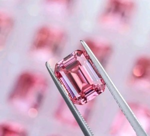 เพชร CVD ที่ได้รับการรับรองจาก IGI ขนาด 3.5 กะรัต ทรงมรกต สีชมพูแฟนซี VS1 3EX ผู้จัดจำหน่ายเพชรสำหรับผู้ซื้อเพชรขายส่งระหว่างประเทศ - Product Image 5