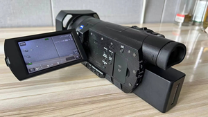 Videocámara Sony HDR-CX900E Prosumer 1080P HD, 90% Nueva - Product Image 1