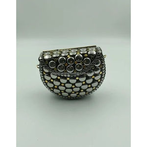 Sac à bandoulière en laiton mosaïque multicolore avec perles en métal et sangle de chaîne Sac à main fait à la main pour les femmes Party Wear - Product Image 3