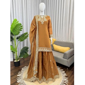 Conjunto de Fiesta Elegante Premium con Top de Chanderi Puro, Pantalón Palazzo y Dupatta para Eventos Festivos, Bodas y Ocasiones Especiales - Product Image 1