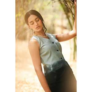 Mono sin mangas para mujer con estampado tie-dye, botones frontales, pantalones ajustados, estilo casual moderno para resort - Product Image 3