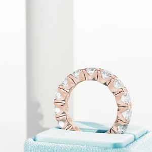 Bague Éternité en Or 14k/18k avec Diamant Rond de 5 Carats Cultivé en Laboratoire et Griffes Partagées – Bijou de Fiançailles et de Mariage - Product Image 1
