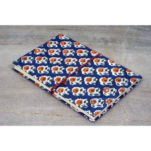 Carnet de notes artisanal sur mesure ART&ART, couverture en tissu imprimé numériquement, 100 feuilles de papier premium, léger et de haute qualité - Product Image 1