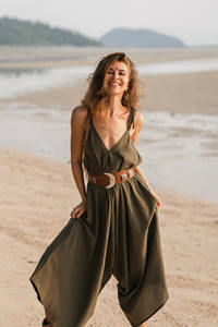 Combinaison de yoga en coton style bohème, blanche, à jambes larges, confortable, coupe ample, pour festivals et détente, à prix de gros - Product Image 3