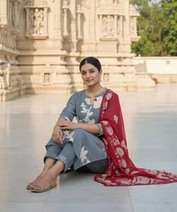 เสื้อผ้าคอตตอนพิมพ์ลาย RICH LOOK พร้อมผ้าคลุมไหล่ มีสินค้าพร้อมส่ง แห้งเร็ว เหมาะสำหรับใส่ทำงาน ราคาขายส่ง เสื้อผ้าชาติพันธุ์ หลายสี - Product Image 2