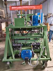 Machine à fabriquer des blocs de béton à commande hydraulique avec triple vibrateur 860 - Product Image 5