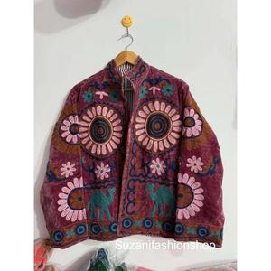 Chaqueta de Invierno para Mujer, de Terciopelo Floral Bordado a Mano en Varios Colores, Manga Larga, Cuello Camisero, Ecológica, Largo Regular - Product Image 5