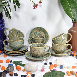 Ensemble de 6 tasses à thé et soucoupes en céramique uniques de designer, glaçure réactive verte, vaisselle en grès, poterie de studio, vaisselle pour tous les jours - Product Image 3
