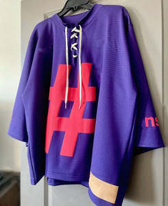 Camiseta Oversize de Streetwear para Hombre, Manga Ancha, Estilo Hip Hop, Estampado Gráfico de Hashtag, Ajuste Holgado, Urbana, Casual, Beige y Morado - Product Image 4