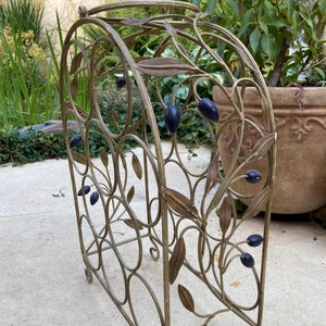 Vintage Iron <b>Wine</b> Rack With Grape Design Rust Resistant Metal Holder For Home Party Use - Product Image 5