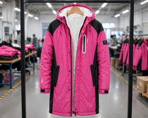 Parka de Natación Personalizada de Alta Calidad, Abrigo Térmico Largo e Impermeable con Forro de Felpa Suave para Uso en Piscinas y Aguas Abiertas - Product Image 6