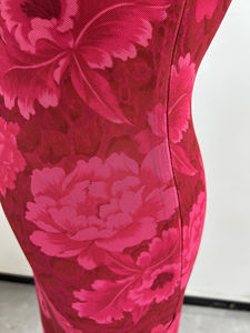 Robe longue élégante en mousseline de soie à imprimé floral rouge, sans manches, col carré, pour soirée d'été - Product Image 4