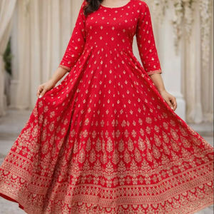 Abito Lungo <span class=keywords><strong>Stile</strong></span> Anarkali Rosso per <span class=keywords><strong>Donna</strong></span>, Kurti <span class=keywords><strong>Etnico</strong></span> con Stampa Tradizionale Dorata, Abbigliamento Indiano per Matrimoni e Feste, Modello Svasato a Tutta Lunghezza - Product Image 1