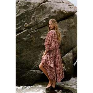 Precio al por mayor hecho a mano Diseño Kyra Pepper Tradicional Jaal Block Print con estampado de flores blancas en red con bordes - Product Image 4