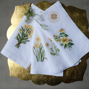 Inspiré des jardins en pleine floraison, cet ensemble de serviettes en lin allie beauté, durabilité et réutilisation. - Product Image 1