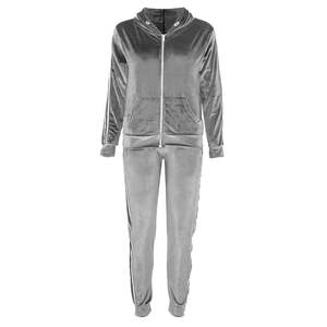 Ensemble de survêtement en velours personnalisé pour femme : sweat à capuche zippé et pantalon de jogging en velours - Product Image 4