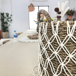 Panier de rangement rond multifonction en jonc de mer, écologique et rustique, pour le linge - Product Image 2