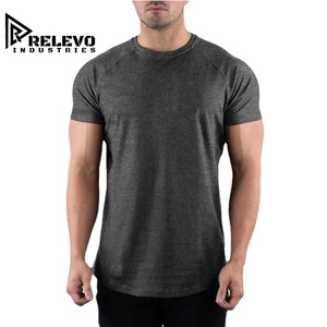 เสื้อยืดแขนยาวคอกลมสีเทาสำหรับผู้ชายจาก Relevo Industries ทรงหลวม พิมพ์ลายด้านหน้า ผลิตจากโพลีเอสเตอร์/คอตตอน ระบายอากาศได้ดี แห้งเร็ว - Product Image 3