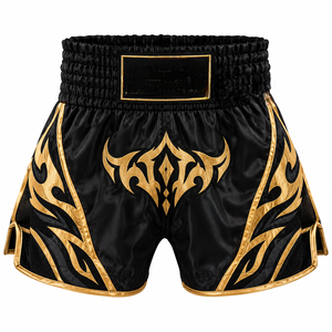 Shorts de Muay Thai en satin noir et or, matériau durable, pour entraînement et compétition d'arts martiaux mixtes, équipement sportif combiné haut de gamme - Product Image 1