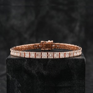 Bracelets de luxe unisexes sertis de moissanite et de diamants carrés, baguettes et ronds, pour la mode hip-hop, pour les fêtes ou comme cadeau - Product Image 2