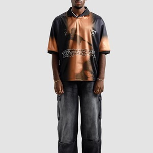 Polo Homme Oversize Streetwear à Manches Courtes, Motif Imprimé Dégradé Noir Orange, en Polyester Tissé avec Logo Frontal - Product Image 1