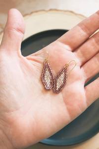 Pendientes colgantes artesanales de cuentas de semillas rosa rubor, joyería minimalista bohemia, elegantes, ligeros, regalo de moda para mujer - Product Image 2