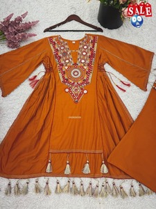 Ensemble haut et pantalon Plazzo pour femmes indiennes, en coton Khadi pur, entièrement brodé de sequins et de miroirs, vêtements décontractés - Product Image 5
