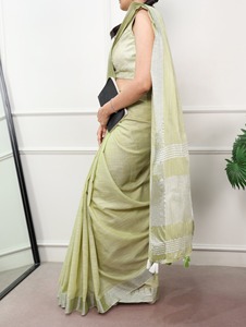 Sari Tradicional Indio de Lino con Tejido Zari para Uso Casual y Eventos Festivos, Atuendo Moderno y Elegante para Mujer - Product Image 5