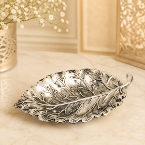Plato de Metal Fundido Tradicional con Diseño de Hojas, Plateado Oxidado, para Frutos Secos, Centro de Mesa Decorativo, Adorno - Product Image 3