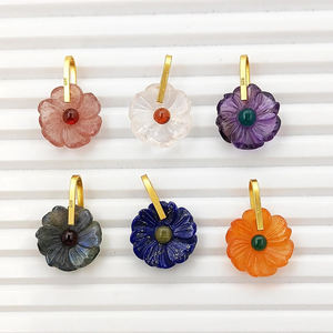 Colgantes de Cuarzo Rosa Fresa con Tallado Floral, Dijes de Flor de Plata 925 Bañados en Oro con Piedra Central de 3mm, Joyería Fina Tallada - Product Image 2