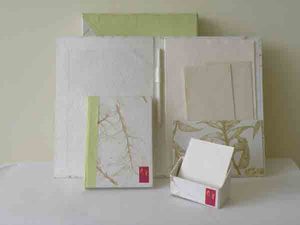 Lovely Camelon Exports - Juego de Regalo Corporativo de Agenda de Tapa Dura de Papel Reciclado Hecho a Mano, Cuaderno A5, Planificador Diario, Semanal y Mensual - Product Image 3