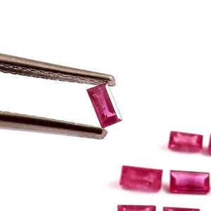 พลอยทับทิมธรรมชาติทรงบาแกตต์ขนาด 3x6 มม. เจียระไนเหลี่ยมเพชรพลอย คุณภาพ AAA++ รับรองโดยบุคคลที่สาม สำหรับทำเครื่องประดับ ขายส่งจำนวนมาก - Product Image 3