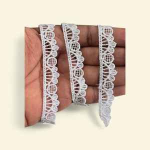 Tela Bordada de Encaje Importada de Poliéster/Algodón, Diseño Floral Ecológico, Estilo Elegante, Calidad Duradera - Product Image 1