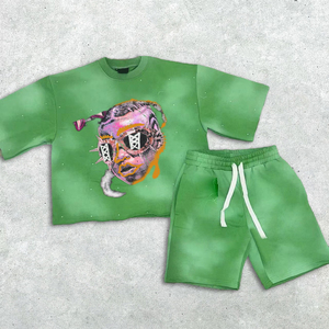 Ensemble deux pièces personnalisé avec broderie et sérigraphie, t-shirt délavé à l'acide et short de survêtement vieilli pour homme - Product Image 3