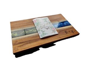 Planche à découper époxy en résine de bois d'olivier haut de gamme Ustensiles de cuisine uniques faits à la main pour hacher, servir du fromage et se divertir - Product Image 3